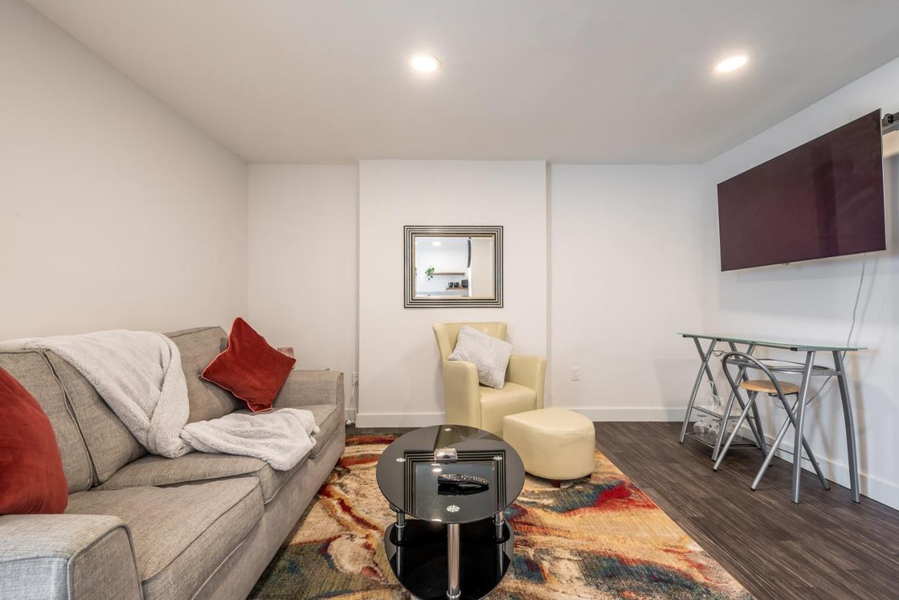 Modern Contemporary 2 Bedroom Suite Halifax Exterior photo